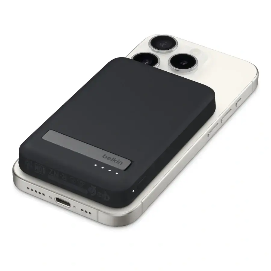 Портативний зарядний пристрій [Power Bank] з MagSafe та підставкою Belkin BoostCharge Pro Magnetic Charging Power Bank MagSafe 5K Qi2 15W - Black (BPD006jqBK-APL, HRX32)