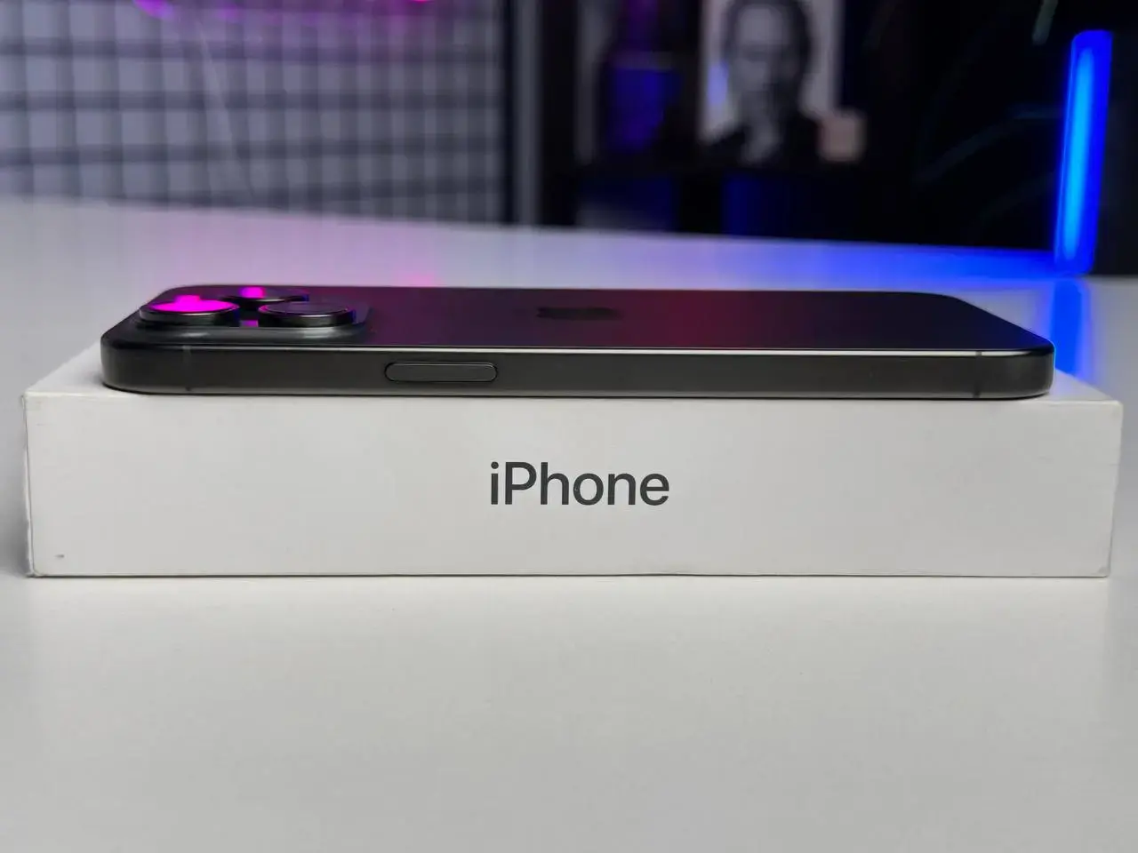 ВІТРИННИЙ Apple iPhone 15 Pro Max 256GB Black Titanium (MU773) - Стан: ідеальний | Акумулятор: 100% [13 циклів] | Комплектація: повний | Гарантія: 6 міс.