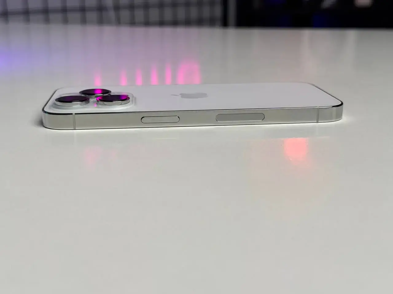 ВЖИВАНИЙ Apple iPhone 14 Pro 256GB Silver eSim (MQ0X3) - Стан: гарний, подряпини на екрані | Акумулятор: 88% | Комплектація: iPhone | Гарантія: 3 міс.