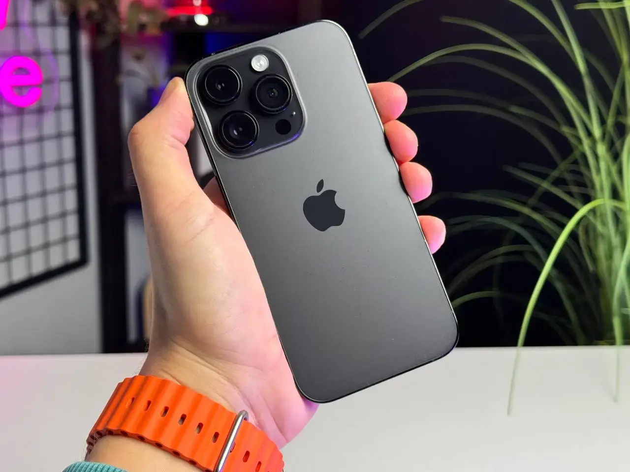 Б/У Apple iPhone 14 Pro 512GB Space Black eSim (MQ1K3) - Состояние: хороший | Аккумулятор: 100% | Комплектация: iPhone | Гарантія: 1 мес.