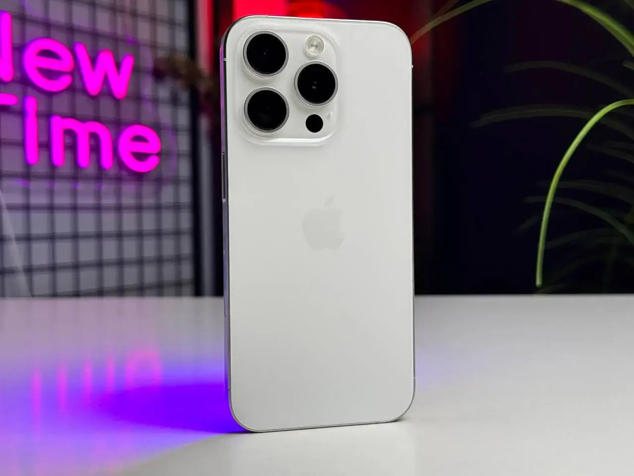 Б/У Apple iPhone 15 Pro 128GB White Titanium eSim (MTQN3) - Состояние: хороший | Аккумулятор: 100% | Комплектация: iPhone | Гарантія: 1 мес.