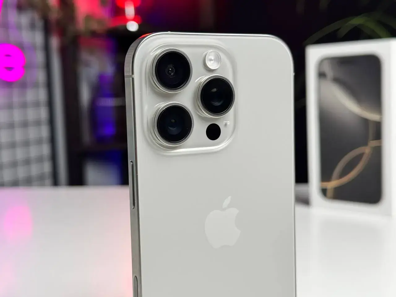 Б/У Apple iPhone 16 Pro 256GB Natural Titanium (MYNL3) - Состояние: идеальный | Аккумулятор: 100% | Комплектация: полный | Гарантія: 1 мес.
