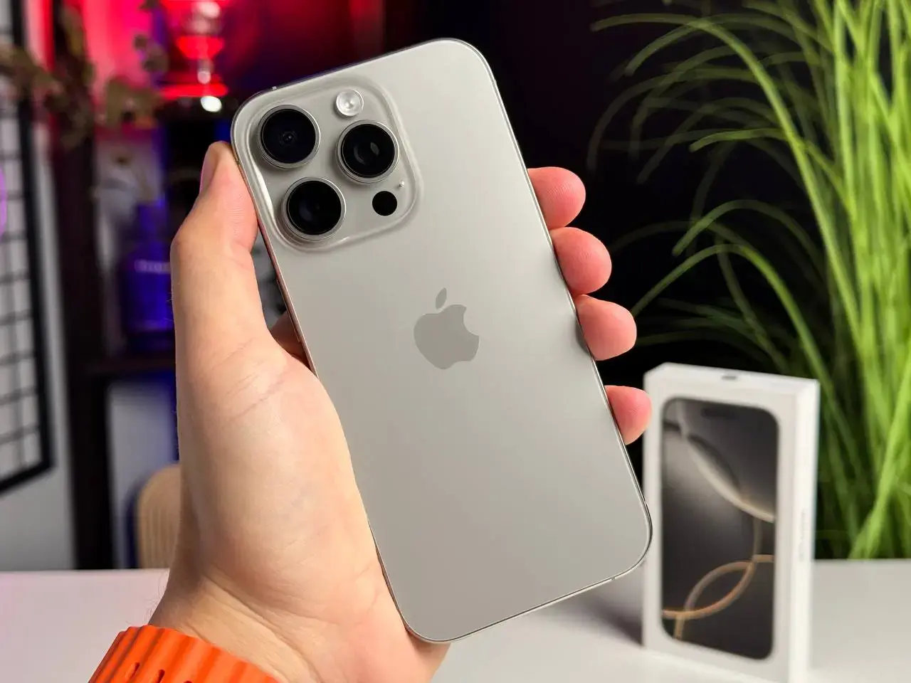 Б/У Apple iPhone 16 Pro 256GB Natural Titanium (MYNL3) - Состояние: идеальный | Аккумулятор: 100% | Комплектация: полный | Гарантія: 1 мес.