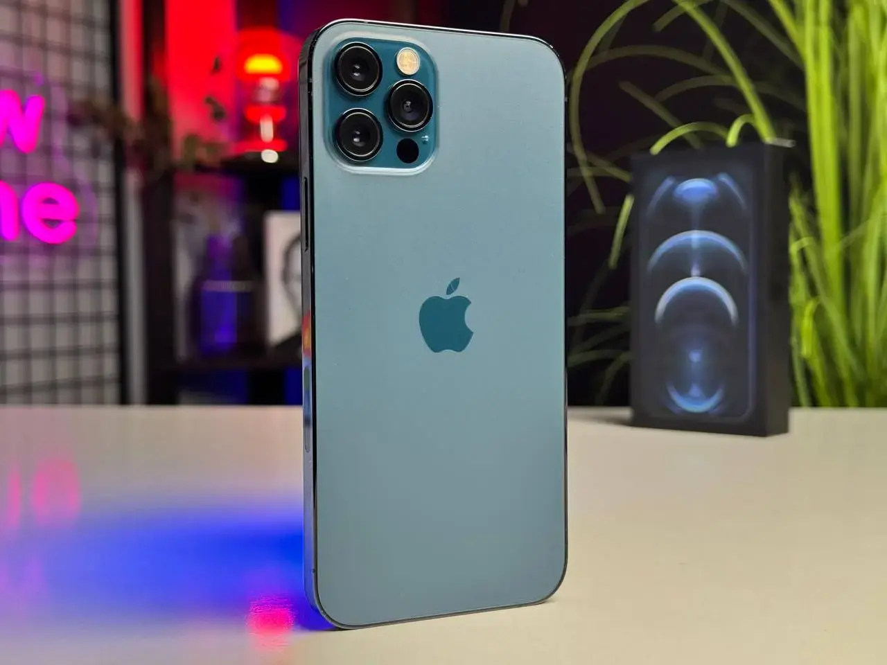 Б/У Apple iPhone 12 Pro 256GB Pacific Blue (MGLW3, MGMT3) - Состояние: хороший | Аккумулятор: 100% | Комплектация: полный | Гарантія: 1 мес.