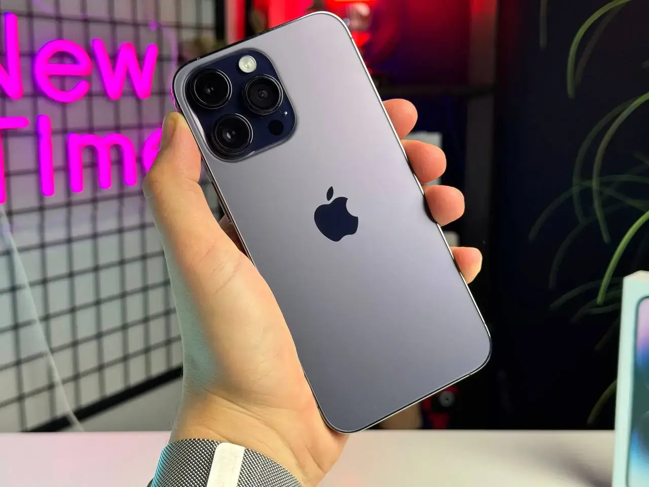 ВЖИВАНИЙ Apple iPhone 14 Pro Max 128GB Deep Purple (MQ9T3) - Стан: гарний | Акумулятор: 100% | Комплектація: повний | Гарантія: 1 міс.