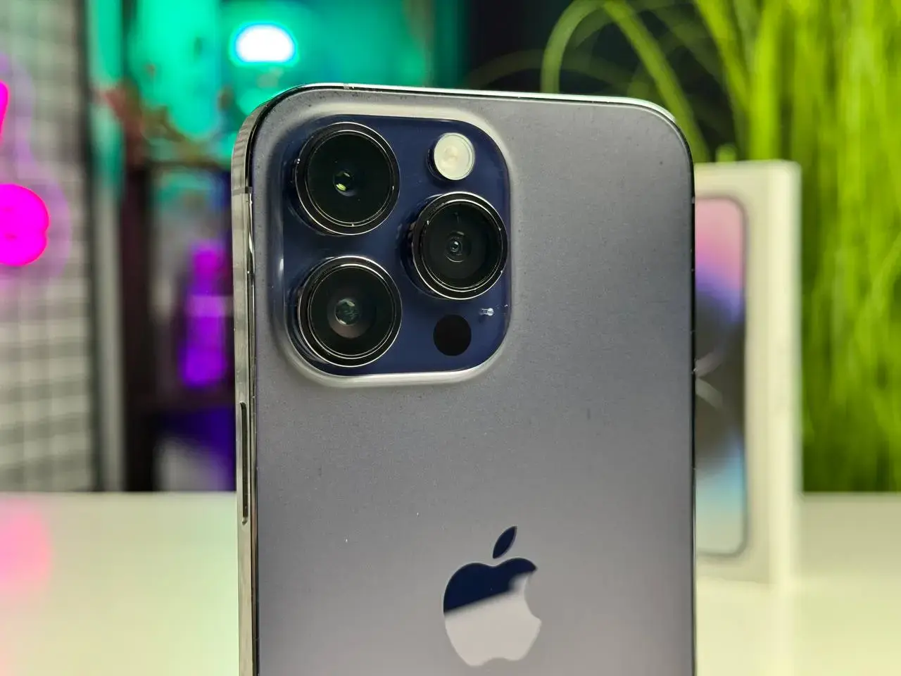 ВЖИВАНИЙ Apple iPhone 14 Pro Max 128GB Deep Purple (MQ9T3) - Стан: гарний | Акумулятор: 89% | Комплектація: коробка | Гарантія: 1 міс.