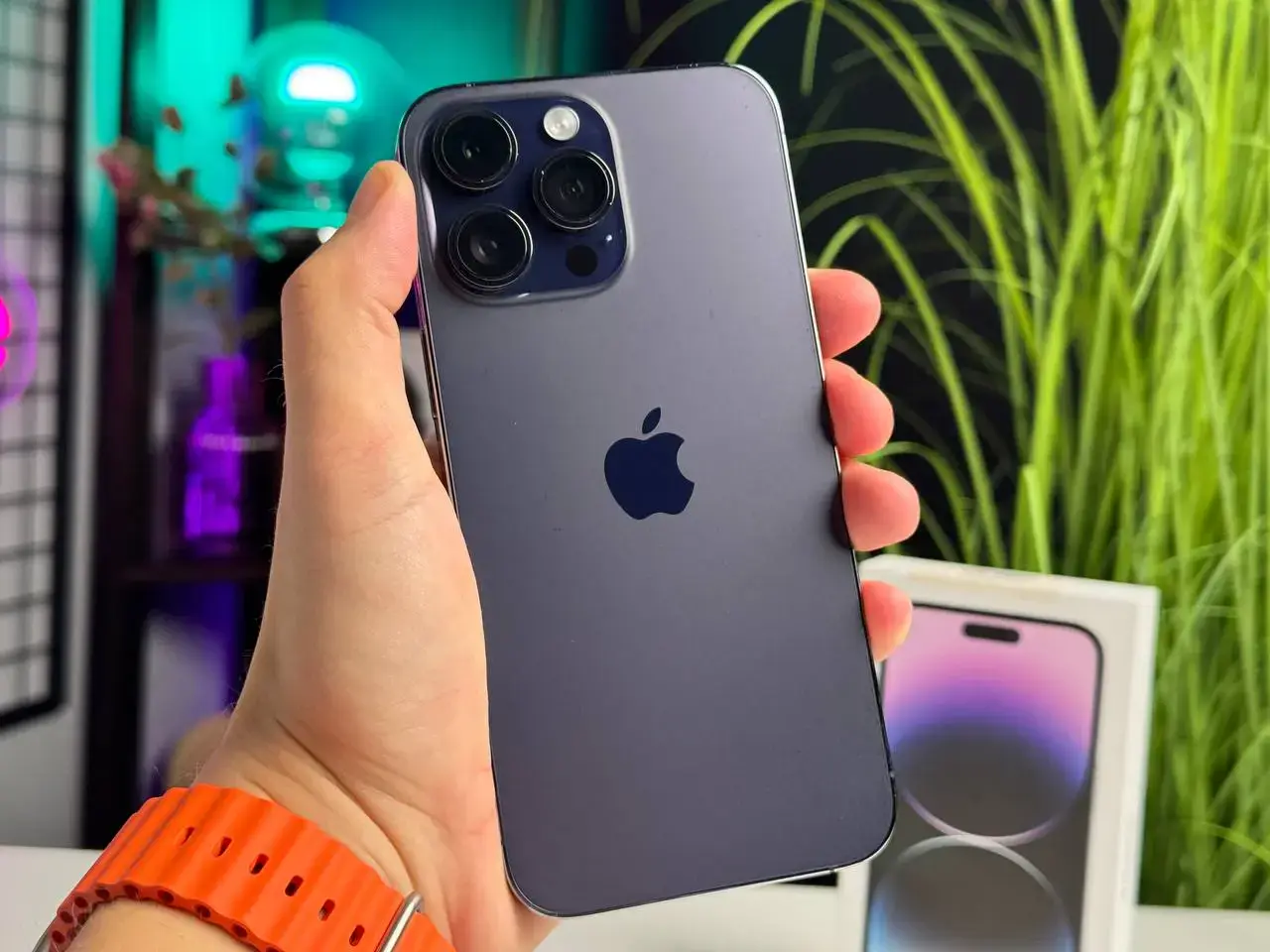 ВЖИВАНИЙ Apple iPhone 14 Pro Max 128GB Deep Purple (MQ9T3) - Стан: гарний | Акумулятор: 89% | Комплектація: коробка | Гарантія: 1 міс.