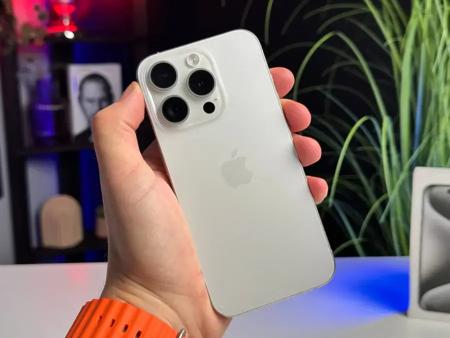 ВЖИВАНИЙ Apple iPhone 15 Pro 1TB White Titanium (MTVD3) - Стан: ідеальний | Акумулятор: 90% | Комплектація: повний | Гарантія: 1 міс.