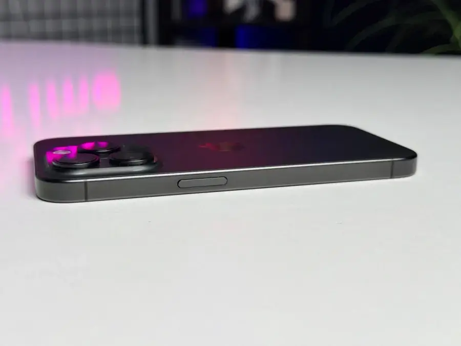 Б/У Apple iPhone 15 Pro 256GB Black Titanium (MTV13) - Состояние: хороший | Аккумулятор: 96% | Комплектация: iPhone | Гарантія: 1 мес.