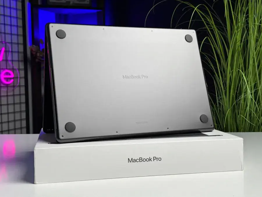 ВЖИВАНИЙ MacBook Pro 16" M3 Pro/18GB/512GB Space Black 2023 (MRW13) - US English - Стан: ідеальний | Акумулятор: 100% | Комплектація: повний | Гарантія: 1 міс.