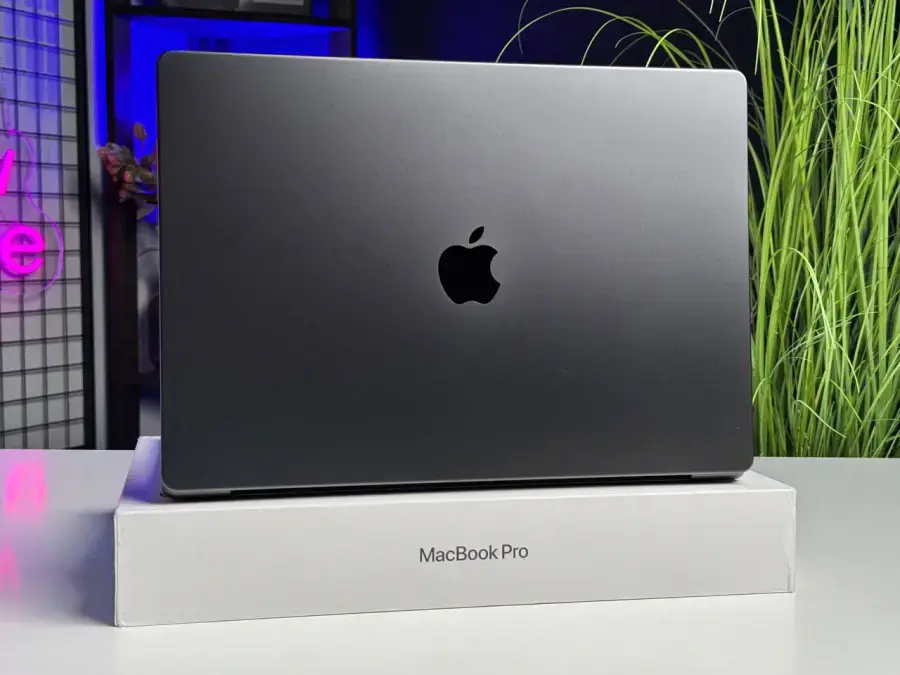 ВЖИВАНИЙ MacBook Pro 16" M3 Pro/18GB/512GB Space Black 2023 (MRW13) - US English - Стан: ідеальний | Акумулятор: 100% | Комплектація: повний | Гарантія: 1 міс.