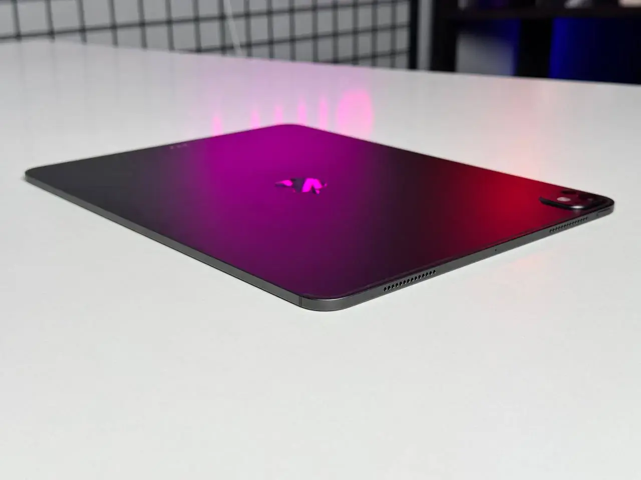Витринный Apple iPad Pro 13" M4 2024 Wi-Fi 256GB with Standard glass - Space Black (MVX23) - Состояние: хороший | Аккумулятор: 100% | Комплектация: кабель | Гарантія: 6 мес.