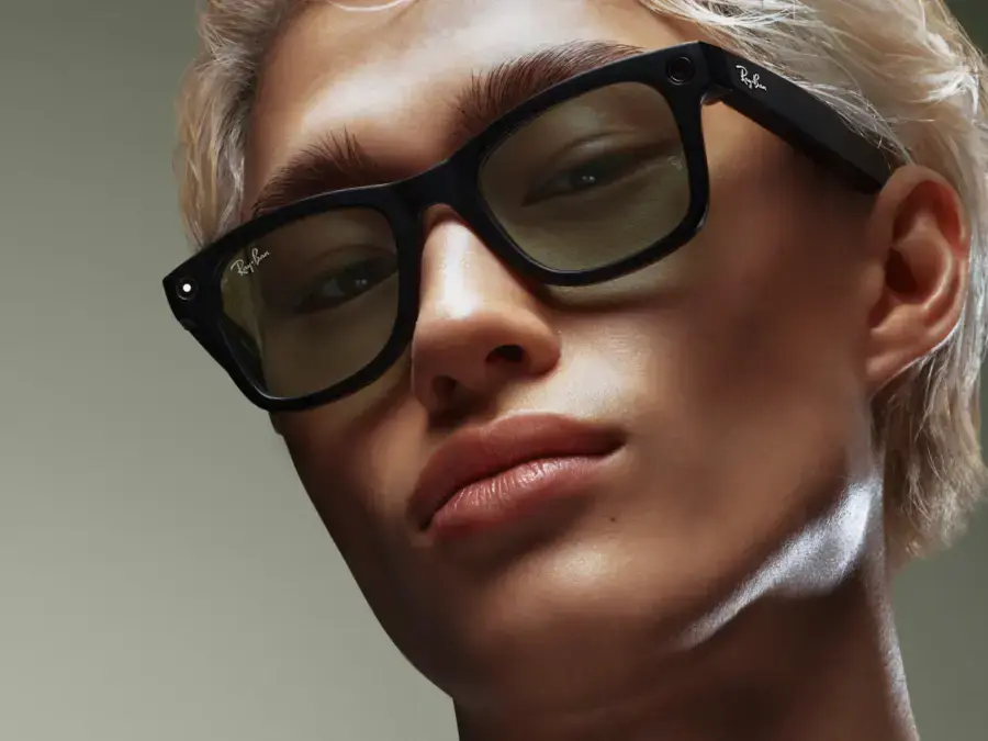 Смарт-очки Ray-Ban | Meta Wayfarer Large - Matte Black / Clear to Graphite Green Transitions (RW4008 601S1M 53-22)