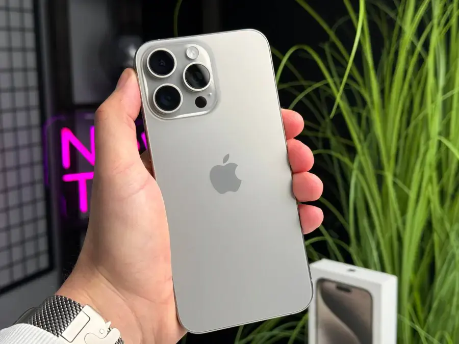 ВЖИВАНИЙ Apple iPhone 15 Pro Max 256GB Natural Titanium (MU793) - Стан: ідеальний | Акумулятор: 87% | Комплектація: повний | Гарантія: 1 міс.