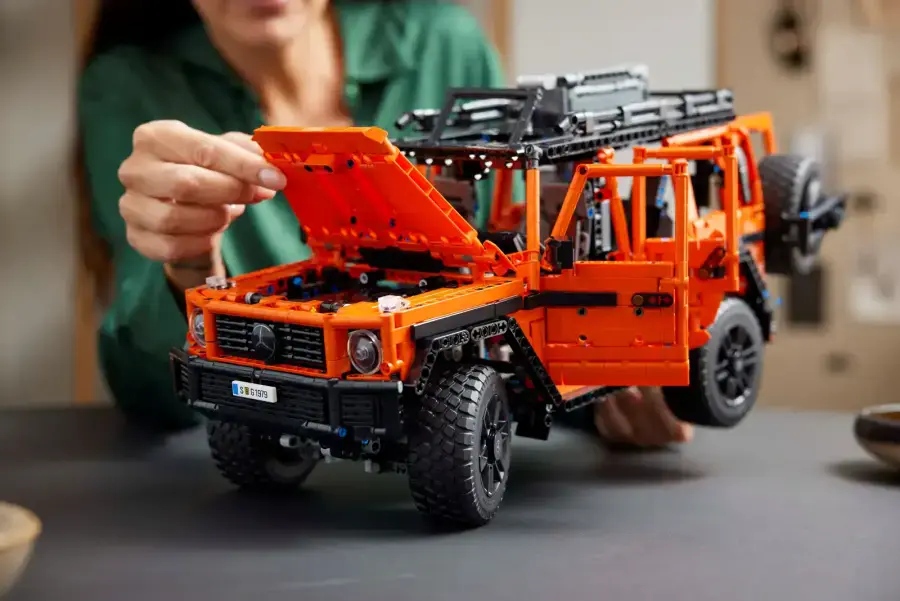 Авто-конструктор LEGO Technic Mercedes-Benz G 500 Professional Line (42177)