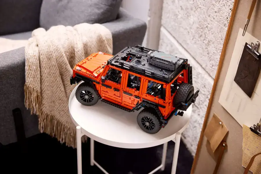 Авто-конструктор LEGO Technic Mercedes-Benz G 500 Professional Line (42177)