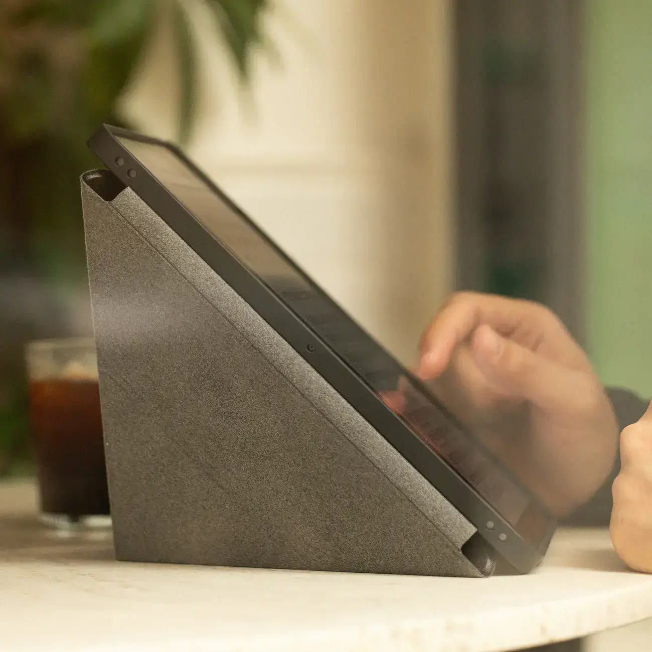 Чехол Native Union Active Case for iPad Pro 11" M4 - Sandstone (ACTCSE-SAN-IPP-11)