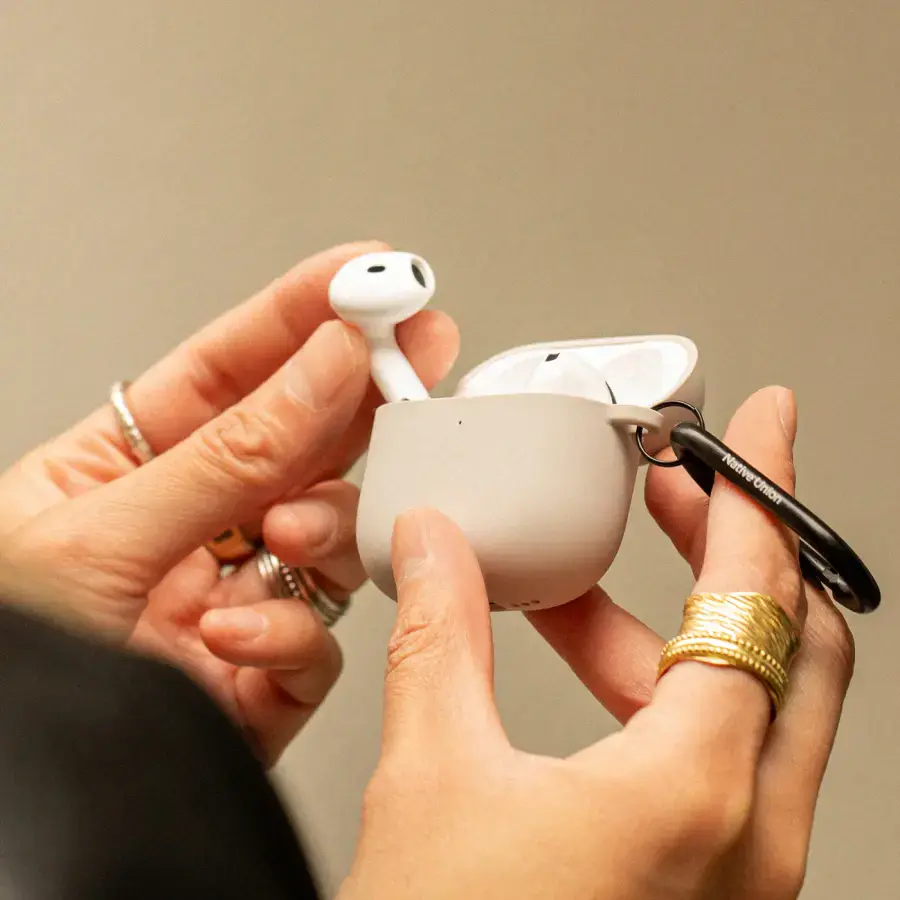 Чехол Native Union Active Case Sandstone for Airpods 4th Gen (ACTCSE-SAN-AP4)