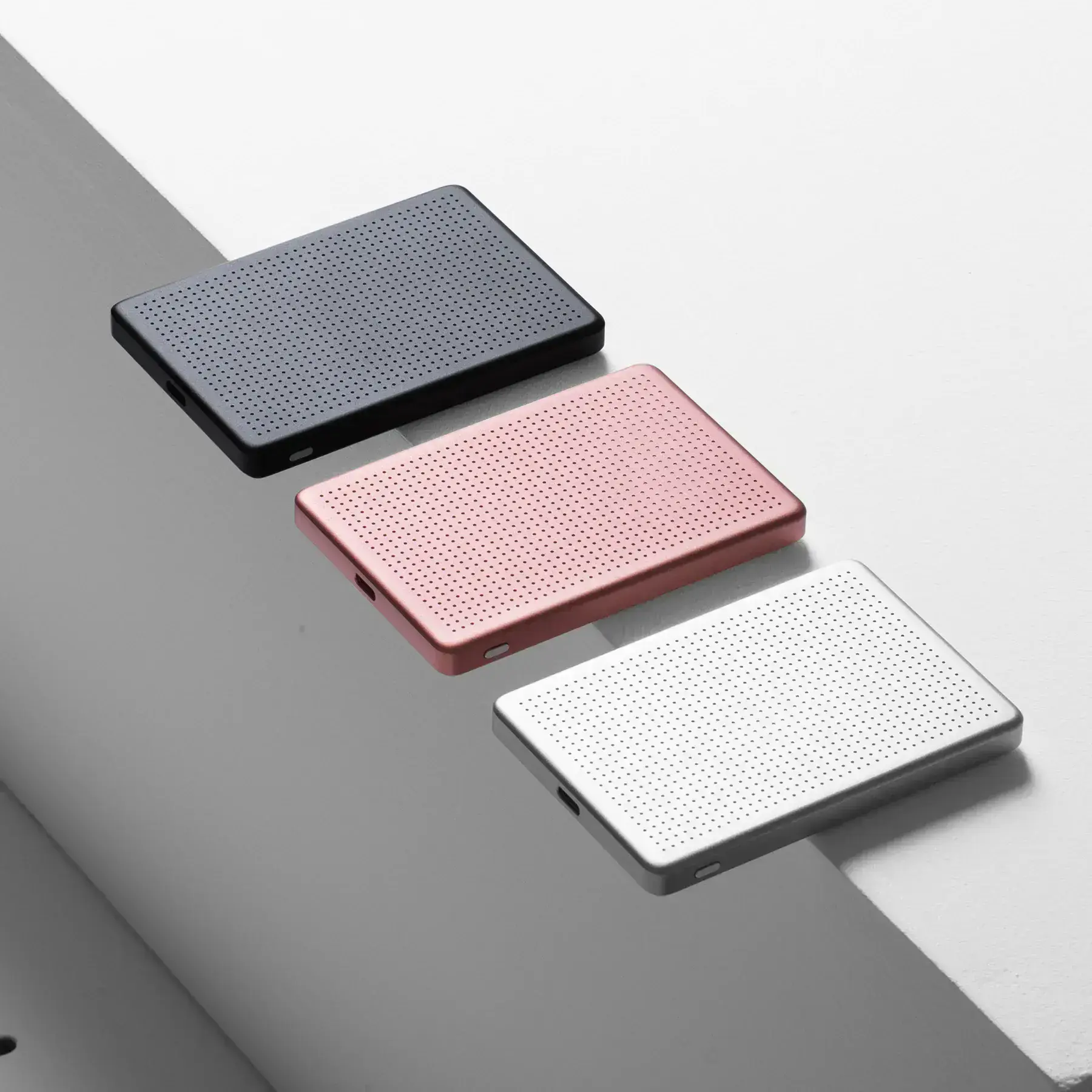 Магнітний павербанк Native Union Active Magnetic Power Bank 5 000mAh - Apricot Crush (ACTPB-5KMS-APR)