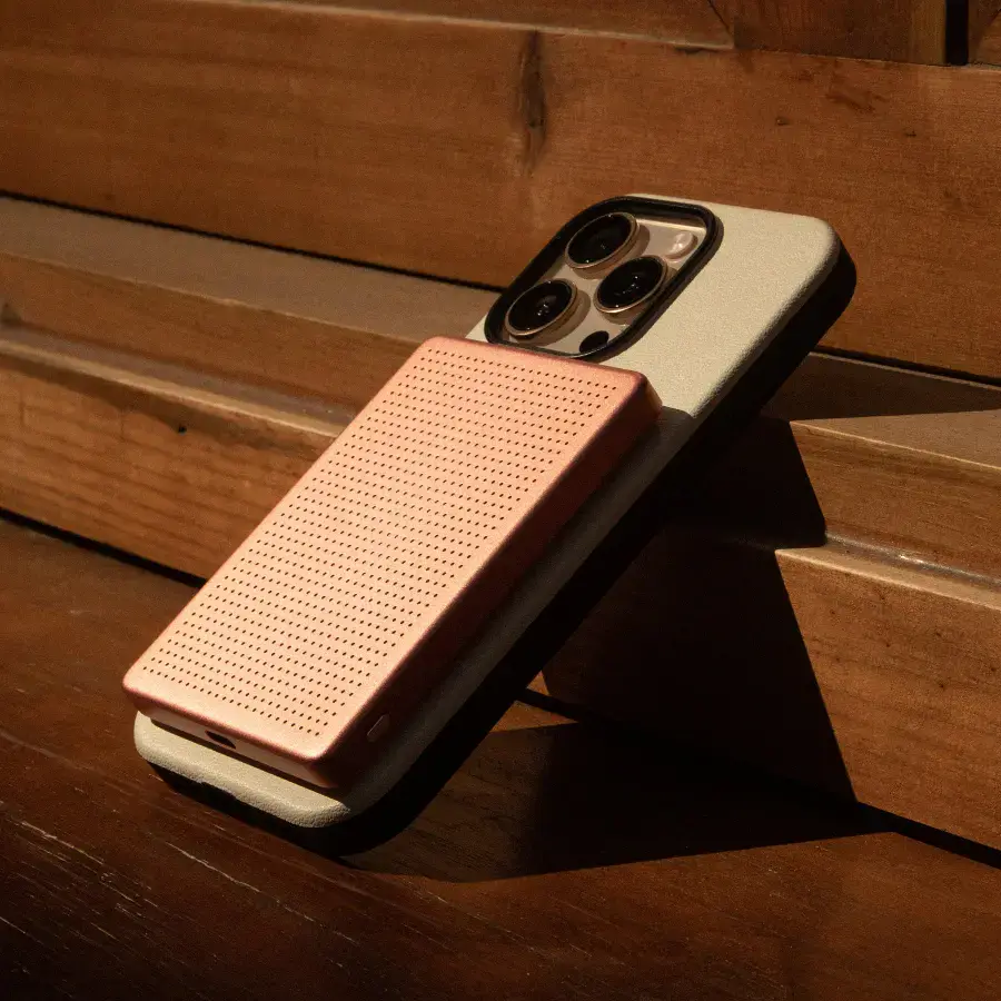 Магнітний павербанк Native Union Active Magnetic Power Bank 5 000mAh - Apricot Crush (ACTPB-5KMS-APR)