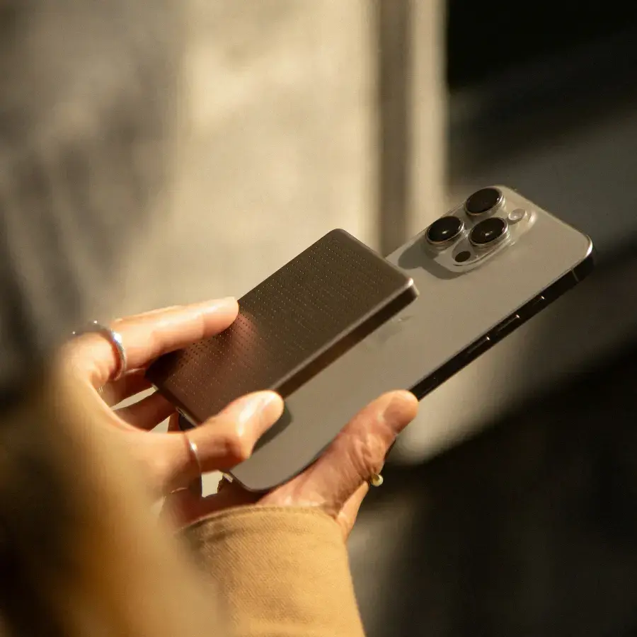 Магнітний павербанк Native Union Active Magnetic Power Bank 5 000mAh - Black (ACTPB-5KMS-BLK)