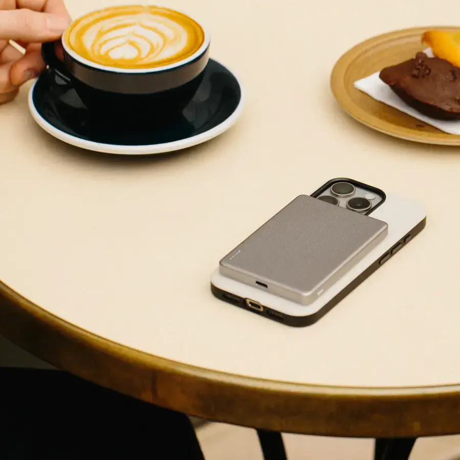 Магнітний павербанк Native Union Active Magnetic Power Bank 5 000mAh - Sandstone (ACTPB-5KMS-SAN)