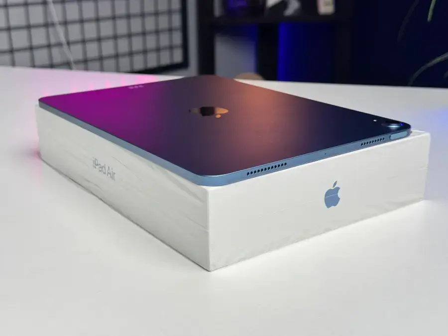 OPEN BOX iPad Air 5 10.9'' Wi-Fi 256GB Blue (MM9N3)