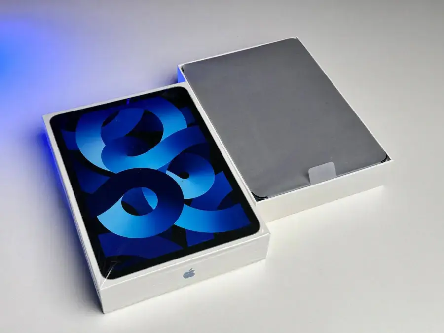 OPEN BOX iPad Air 5 10.9'' Wi-Fi 256GB Blue (MM9N3)