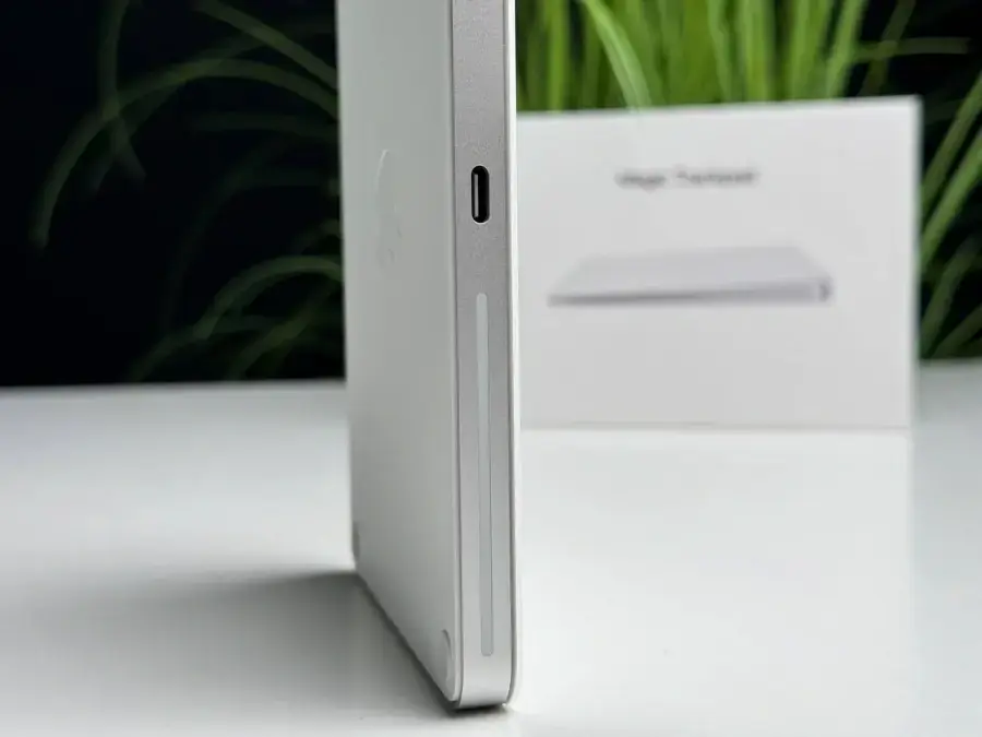 OPEN BOX Трекпад Apple Magic Trackpad [USB‑C] - White Multi-Touch Surface (MXK93)