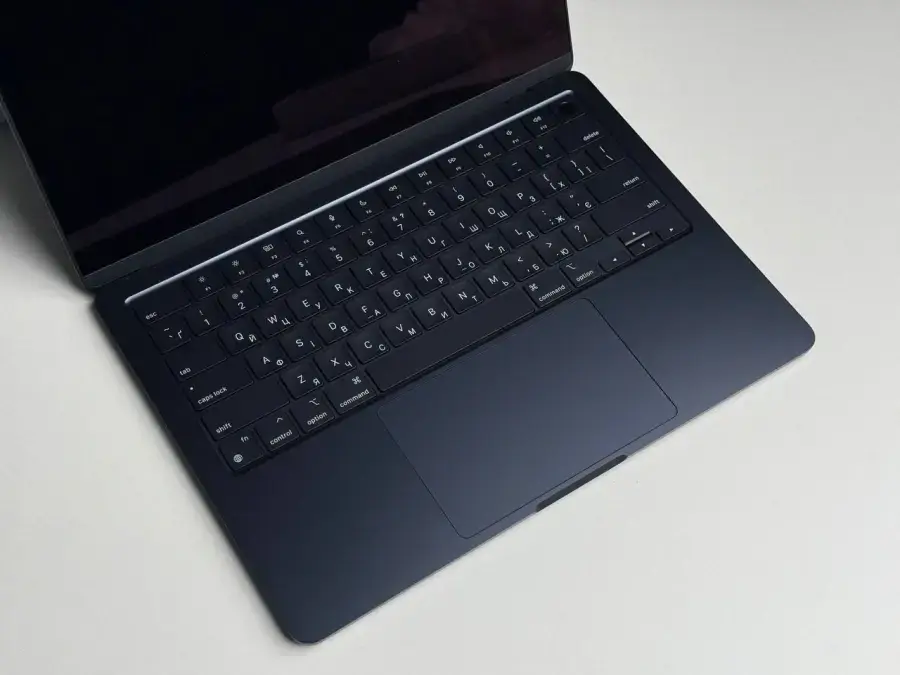 УЦІНКА MacBook Air 13" M3/8CPU/10GPU/24GB/1TB Midnight 2024 (Z1BC00148) - Стан: гарний | Акумулятор: 100% | Комплектація: повний | Гарантія: 3 міс.