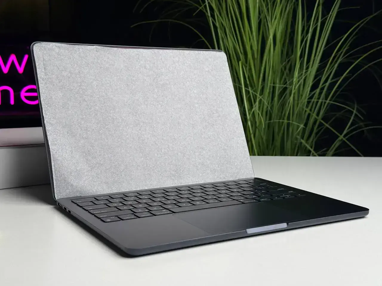 УЦЕНКА MacBook Air 13" M3/8CPU/10GPU/24GB/1TB Midnight 2024 (Z1BC00148) - Состояние: хорошее | Аккумулятор: 100% | Комплектация: полное | Гарантия: 3 мес.