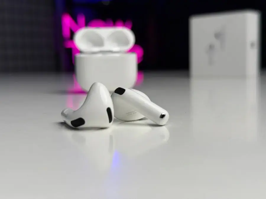 ВІТРИННІ Навушники Apple AirPods 4 with Active Noise Cancellation (MXP93) - Стан: гарний | Акумулятор: 100% | Комплектація: повний | Гарантія: 3 міс.