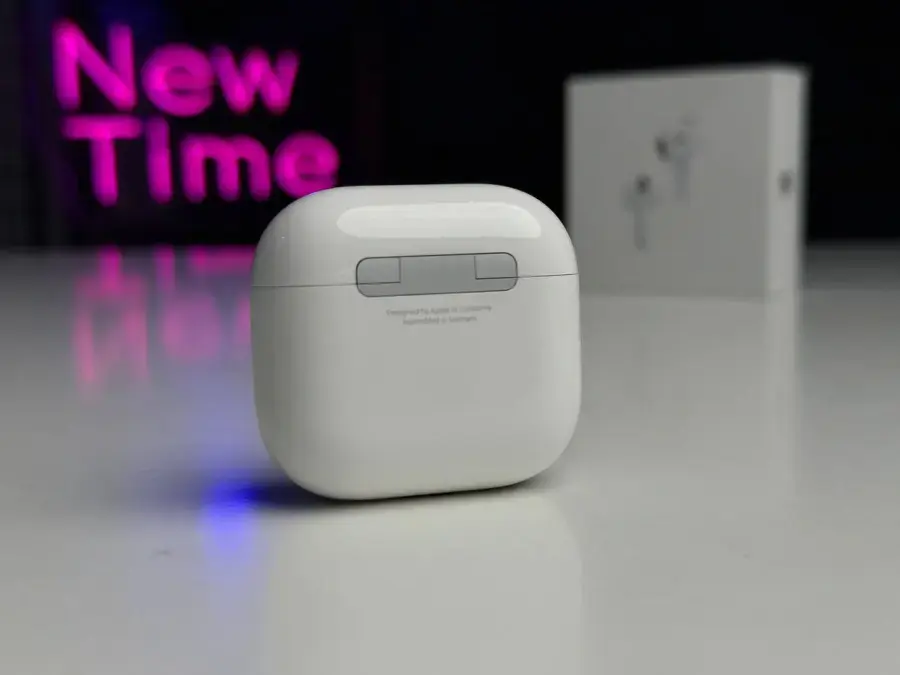 ВІТРИННІ Навушники Apple AirPods 4 with Active Noise Cancellation (MXP93) - Стан: гарний | Акумулятор: 100% | Комплектація: повний | Гарантія: 3 міс.