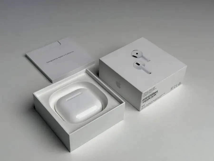 ВІТРИННІ Навушники Apple AirPods 4 with Active Noise Cancellation (MXP93) - Стан: гарний | Акумулятор: 100% | Комплектація: повний | Гарантія: 3 міс.
