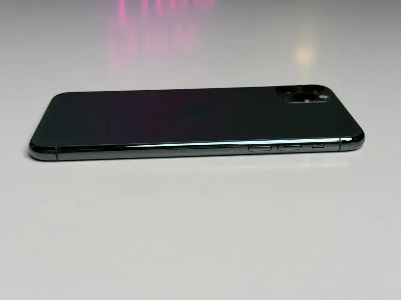 ВЖИВАНИЙ Apple iPhone 11 Pro Max 64GB Midnight Green (MWH22) - Стан: гарний | Акумулятор: 100% | Комплект: iPhone, кабель