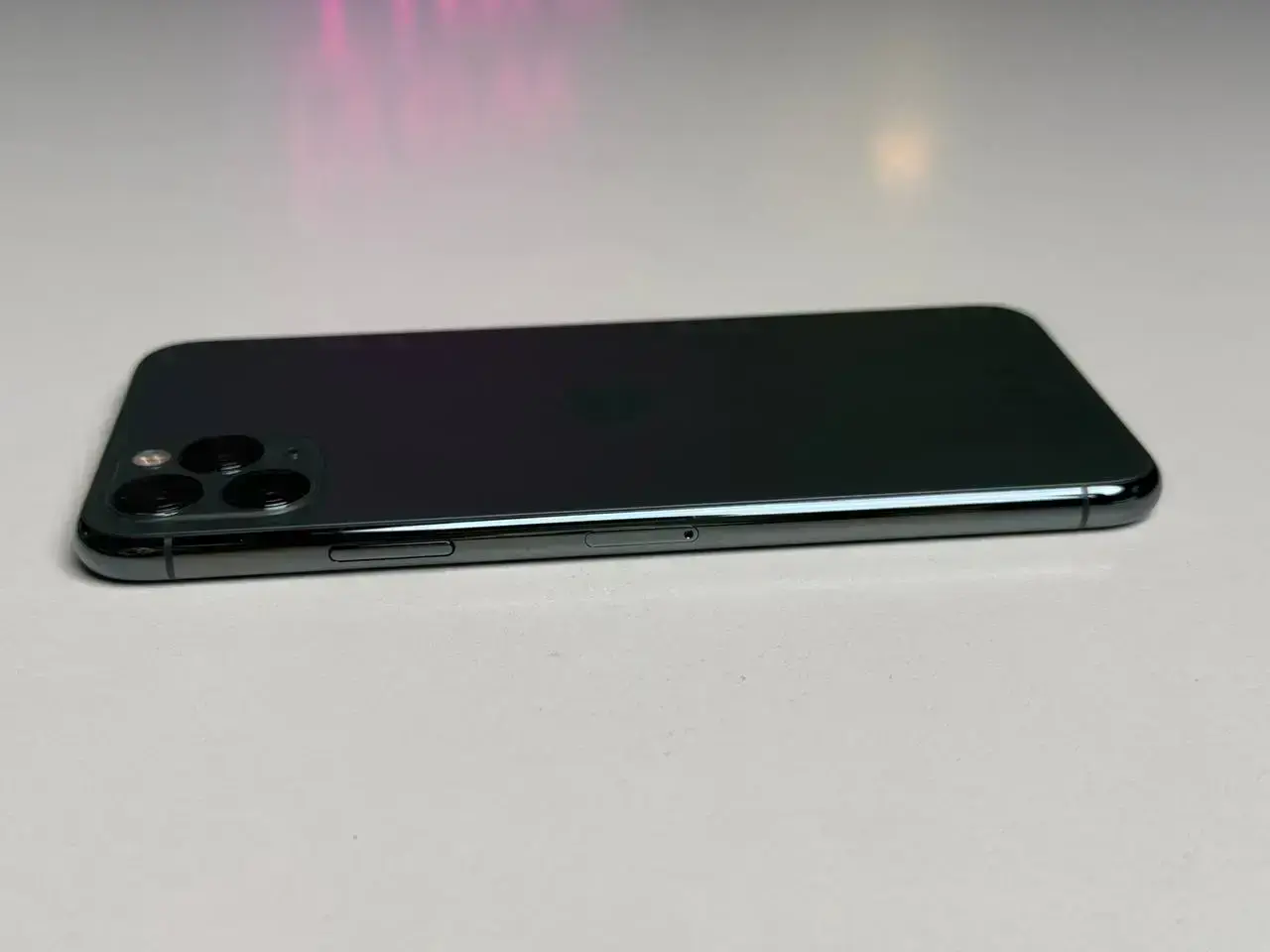 ВЖИВАНИЙ Apple iPhone 11 Pro Max 64GB Midnight Green (MWH22) - Стан: гарний | Акумулятор: 100% | Комплект: iPhone, кабель