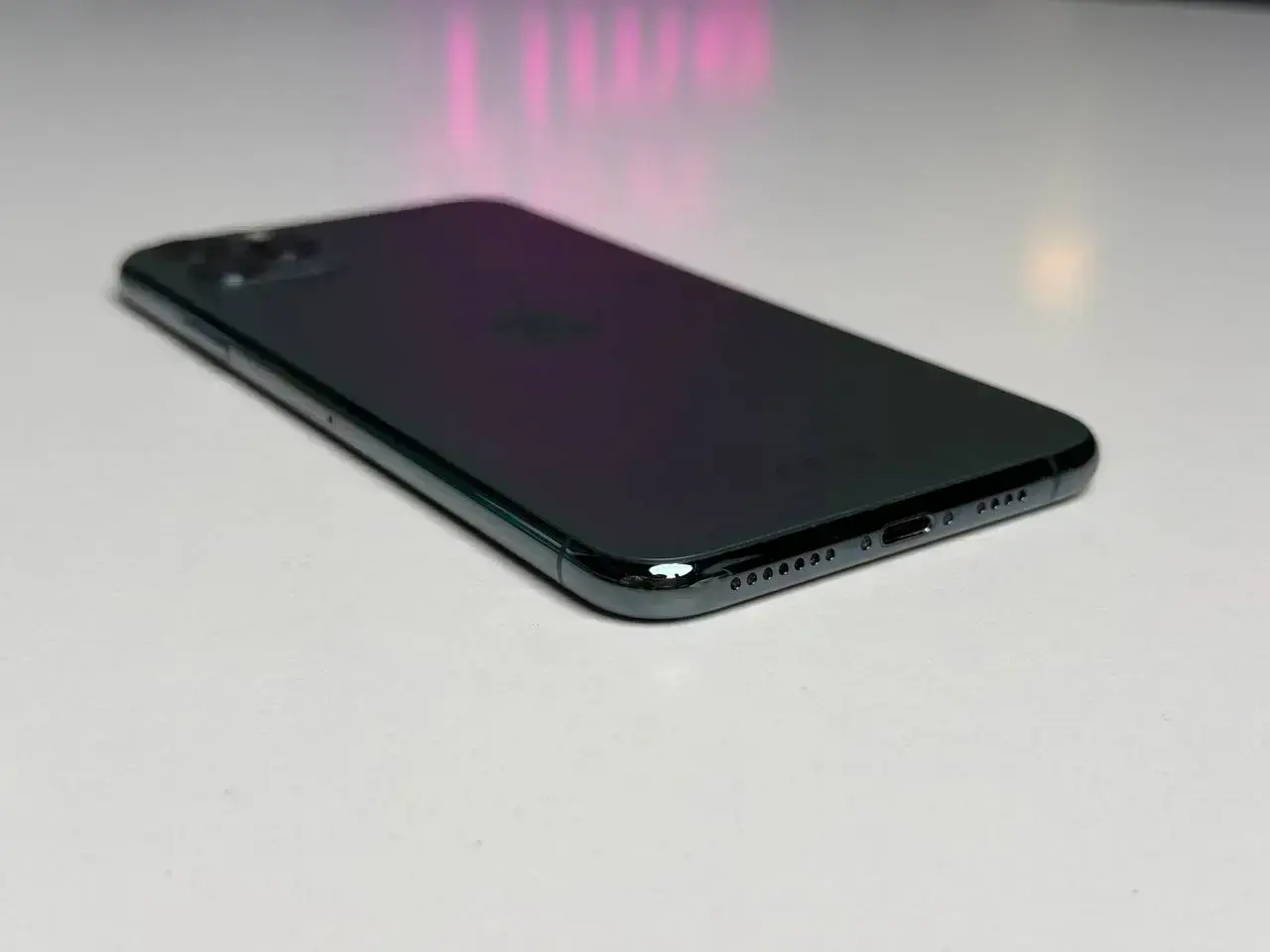 ВЖИВАНИЙ Apple iPhone 11 Pro Max 64GB Midnight Green (MWH22) - Стан: гарний | Акумулятор: 100% | Комплект: iPhone, кабель