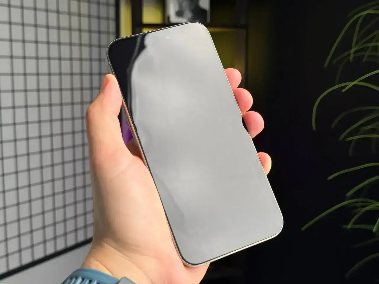 Б/У Apple iPhone 15 Pro Max 256GB Natural Titanium (MU793) - Состояние: хороший | Аккумулятор: 87% | Комплектация: полный | Гарантия: 1 мес.