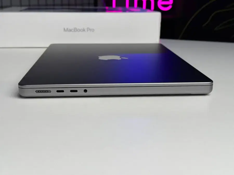 ВЖИВАНИЙ MacBook Pro 14" Space Gray (MKGP3) 2021 - Стан: гарний (має сліди використання) | Акумулятор: 92% | Комплектація: повний | Гарантія: 1 міс.
