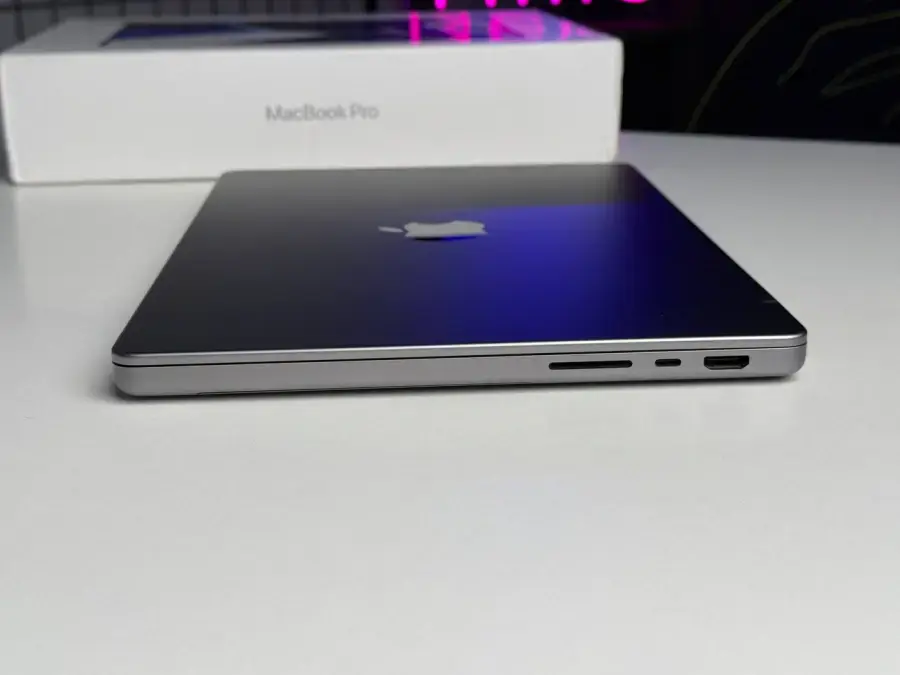 ВЖИВАНИЙ MacBook Pro 14" Space Gray (MKGP3) 2021 - Стан: гарний (має сліди використання) | Акумулятор: 92% | Комплектація: повний | Гарантія: 1 міс.