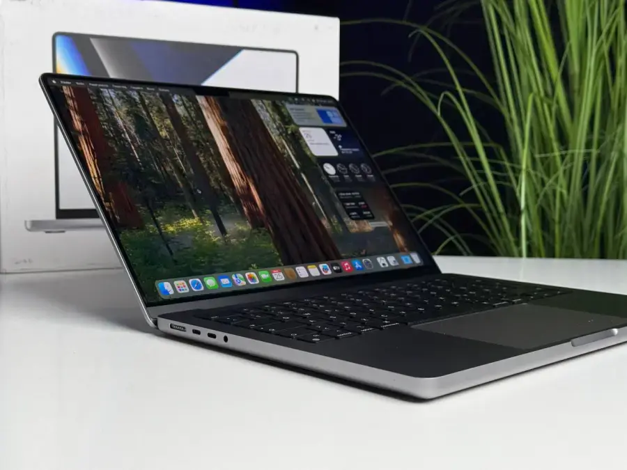 ВЖИВАНИЙ MacBook Pro 14" Space Gray (MKGP3) 2021 - Стан: гарний (має сліди використання) | Акумулятор: 92% | Комплектація: повний | Гарантія: 1 міс.