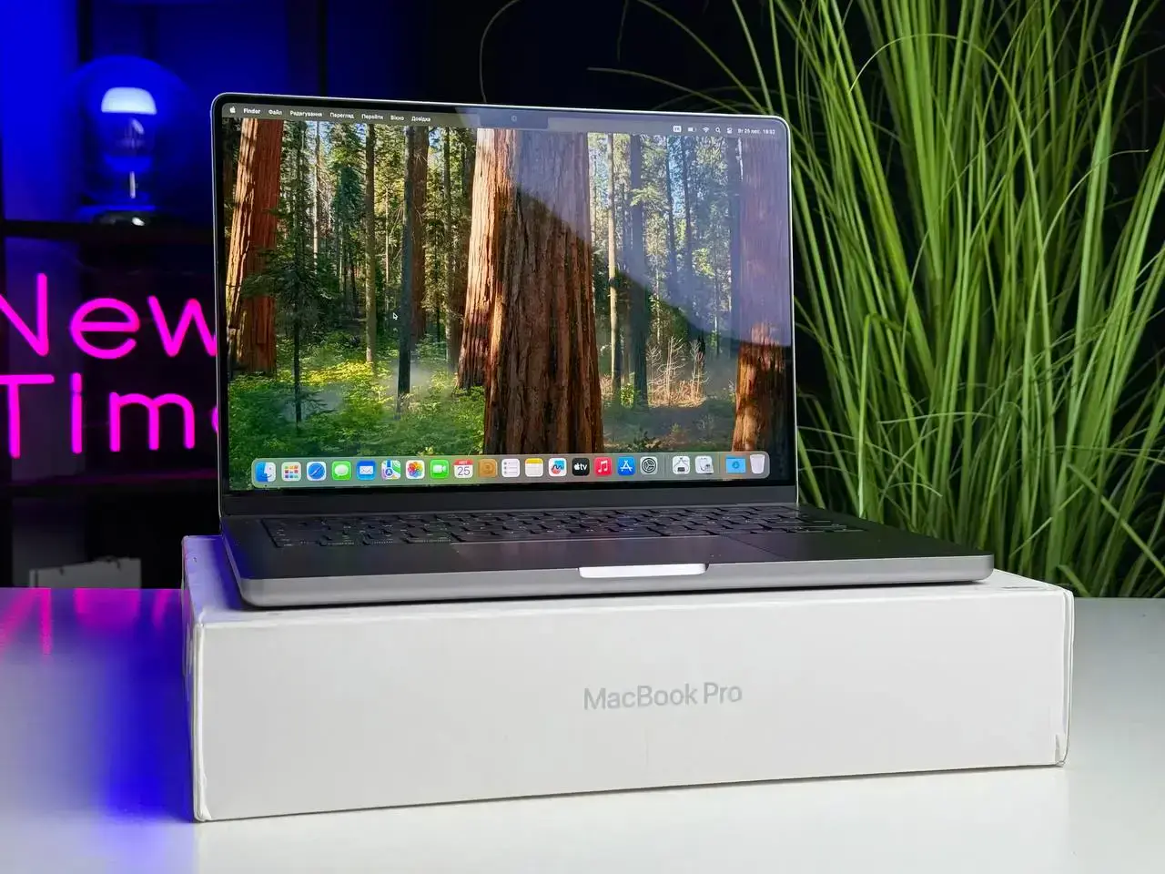 Б/У MacBook Pro 14" Space Gray (MKGP3) 2021 - Состояние: хорошее (имеет следы использования) | Аккумулятор: 92% | Комплектация: полное | Гарантия: 1 мес.