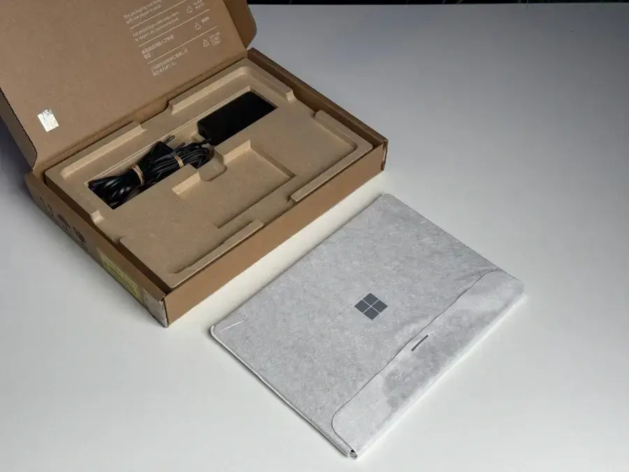 ВЖИВАНИЙ Microsoft Surface Pro 9 i5 16/256GB Platinum (QI9-00001) - Стан: гарний | Комплектація: повний | Гарантія: 3 міс.