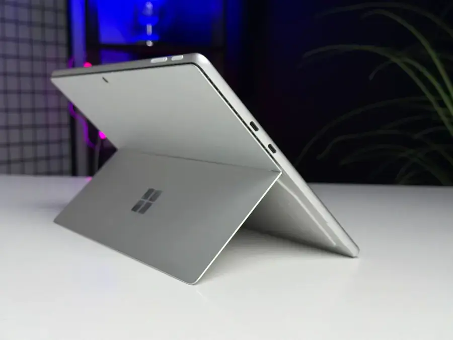 ВЖИВАНИЙ Microsoft Surface Pro 9 i5 16/256GB Platinum (QI9-00001) - Стан: гарний | Комплектація: повний | Гарантія: 3 міс.