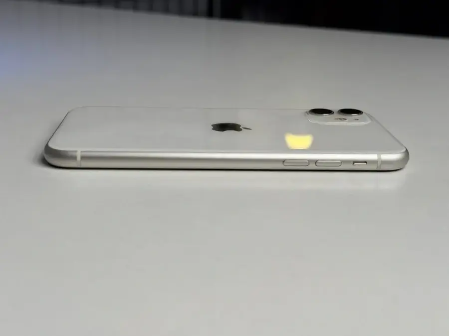 Б/У Apple iPhone 11 128GB White (MWLF2) Full Box - Состояние: хороший (мелкие царапины на стекле) | Аккумулятор: 100% | Комплектация: iPhone, кабель | Гарантія: 1 мес.