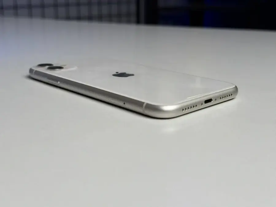 Б/У Apple iPhone 11 128GB White (MWLF2) Full Box - Состояние: хороший (мелкие царапины на стекле) | Аккумулятор: 100% | Комплектация: iPhone, кабель | Гарантія: 1 мес.