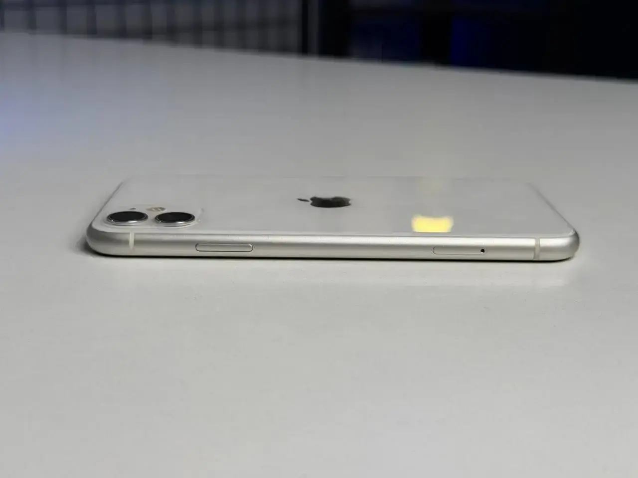 ВЖИВАНИЙ Apple iPhone 11 128GB White (MWLF2) Full Box - Стан: гарний (мілкі подряпини на склі) | Акумулятор: 100% | Комплектація: iPhone, кабель | Гарантія: 1 міс.