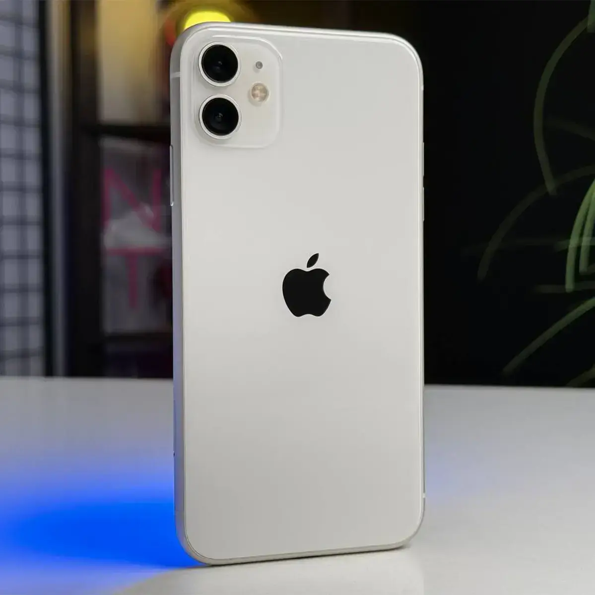 ВЖИВАНИЙ Apple iPhone 11 128GB White (MWLF2) Full Box - Стан: гарний (мілкі подряпини на склі) | Акумулятор: 100% | Комплектація: iPhone, кабель | Гарантія: 1 міс.