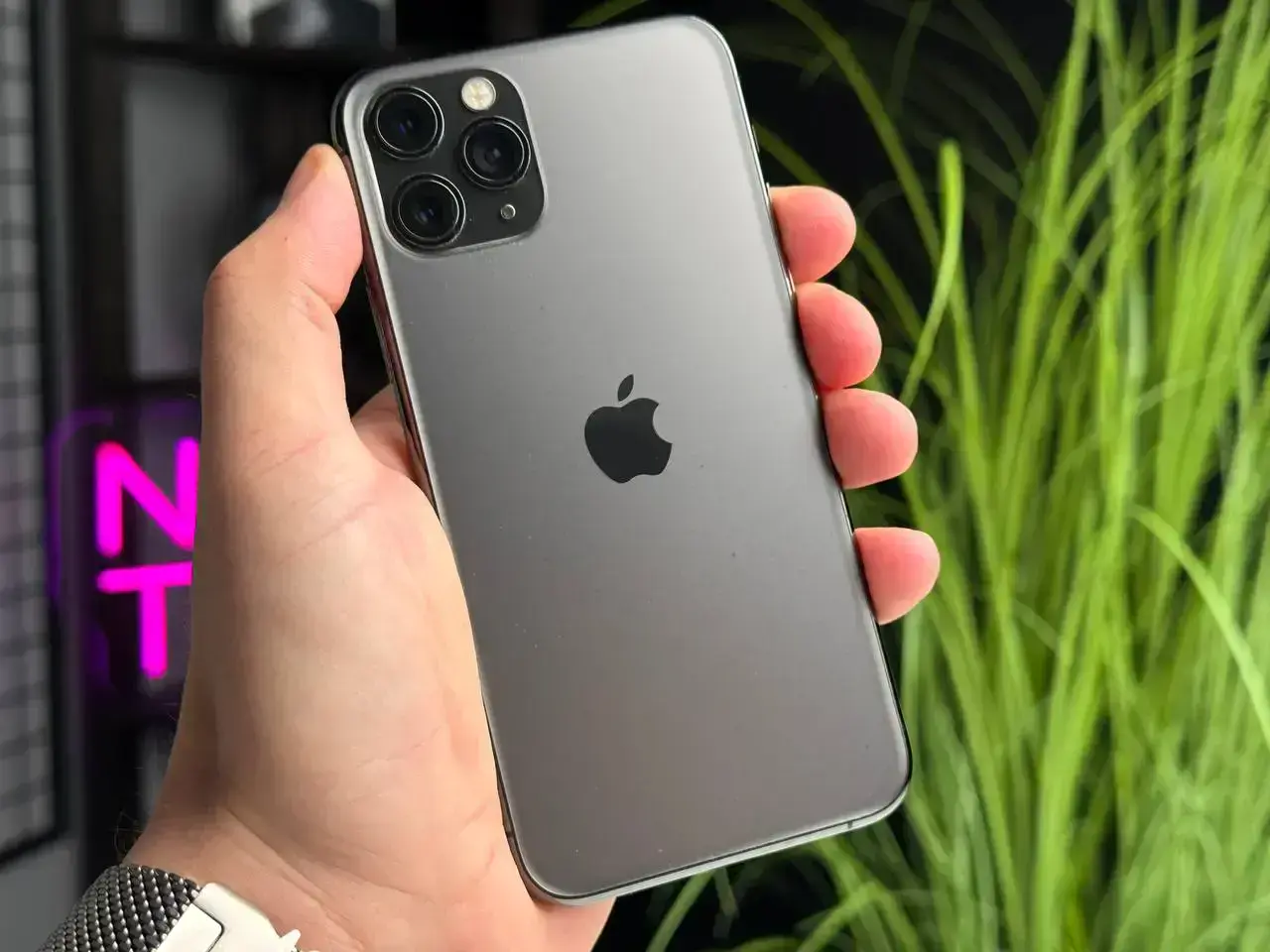 ВЖИВАНИЙ Apple iPhone 11 Pro 512GB Space Gray (MWCD2) - Стан: гарний (мілкі подряпини на екрані) | Акумулятор: 100% | Комплектація: повний