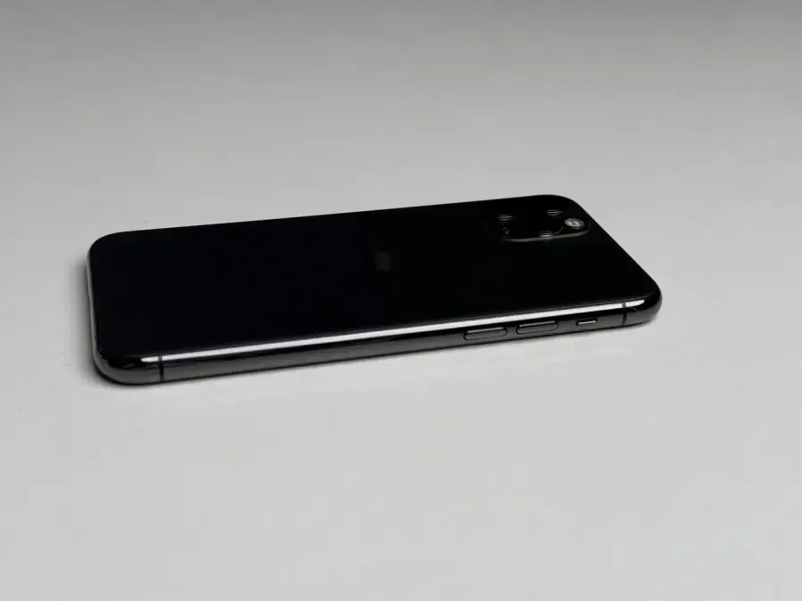 Б/У Apple iPhone 11 Pro 512GB Space Gray (MWCD2) - Состояние: хороший (мелкие царапины на экране) | Аккумулятор: 100% | Комплектация: iPhone, кабель | Гарантія: 1 мес.